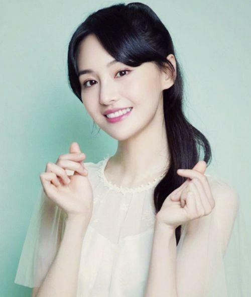 郑爽吃瓜人图片